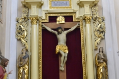 oltarz jezusa ukrzyzowanego